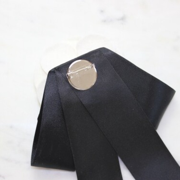 Vintage Tie Brooches Gabrielle Camellia Shirt Flower Crystal Striped Brooch - Picture 3 of 4